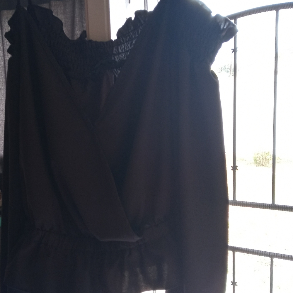 Shein+curve 4xl cold shoulder top